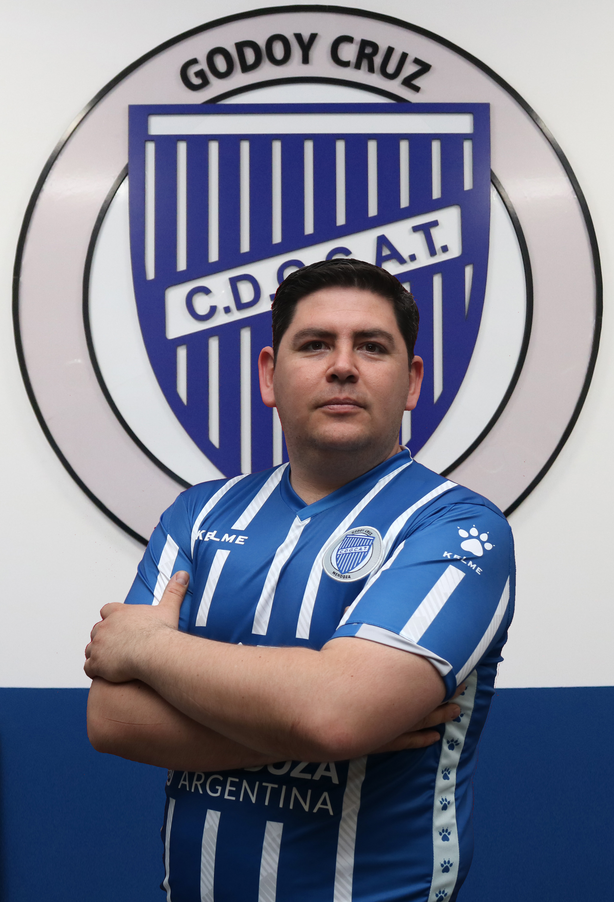 fondo escudo - Club Deportivo Godoy Cruz Antonio Tomba