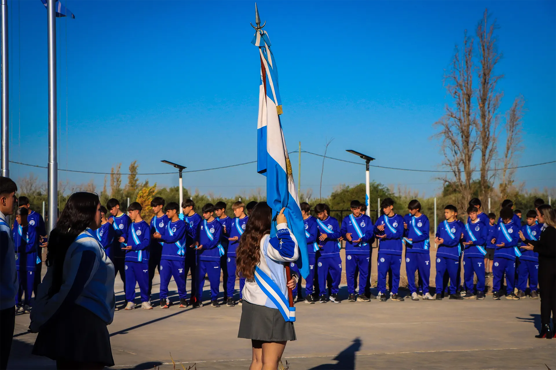 Los alumnos de PARC juraron la bandera