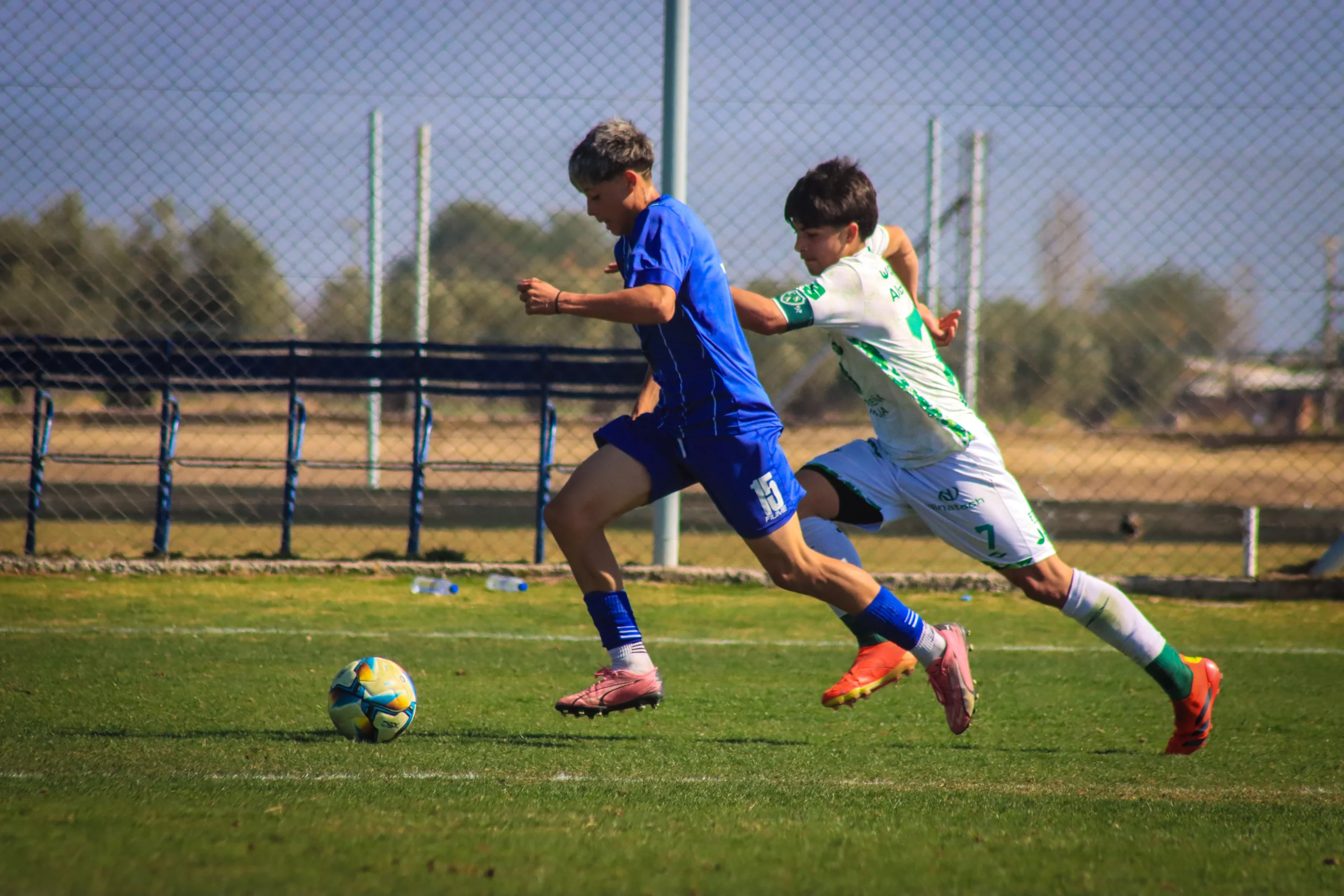 Las juveniles arrasaron a Sarmiento