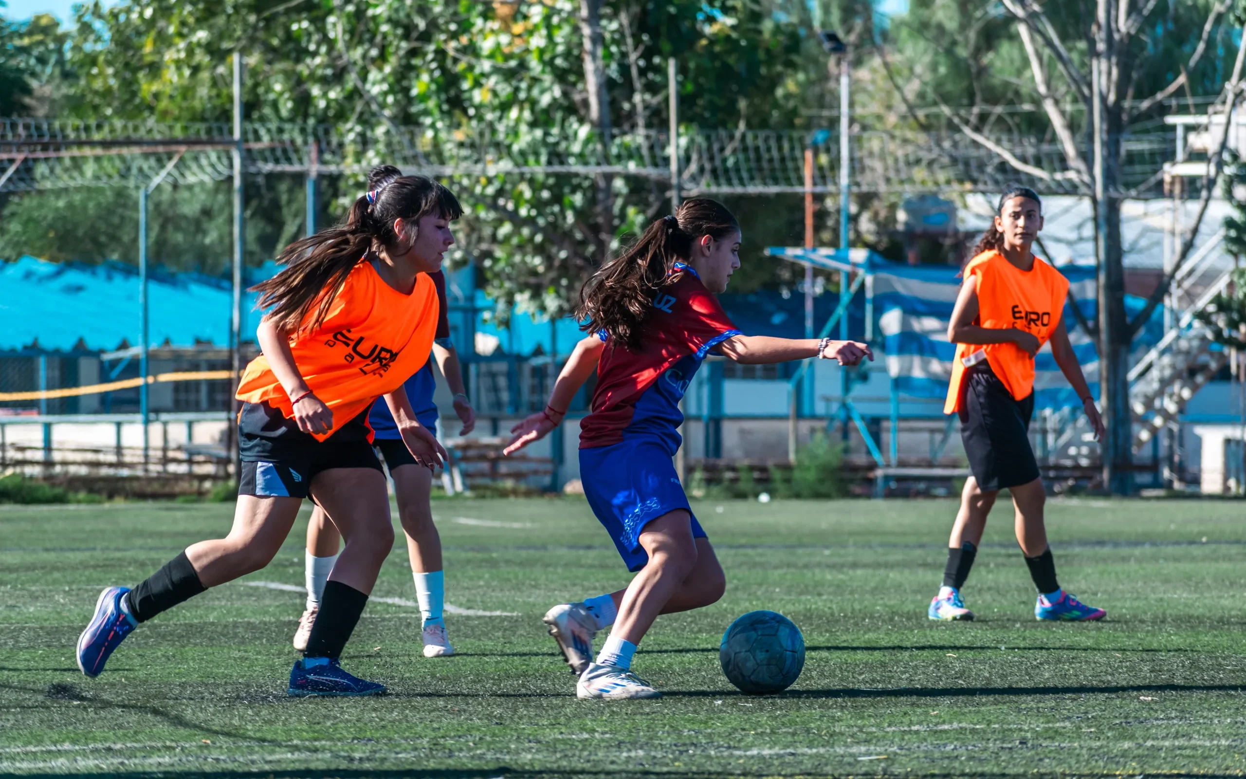 Las inferiores del fútbol femenino sumaron rodaje con una jornada amistosa en La Cantera