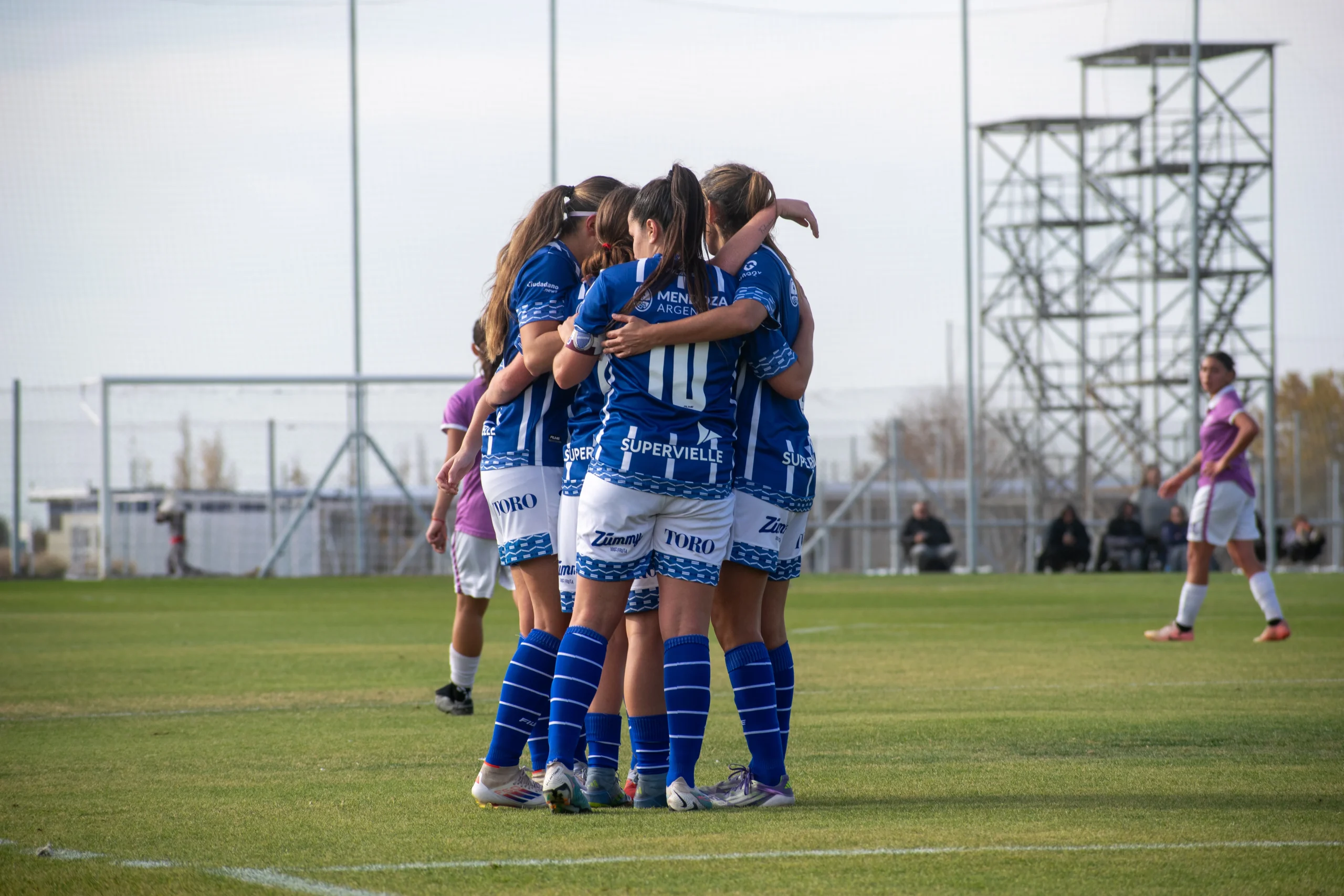 El fútbol femenino de Godoy Cruz volvió a ganar y sigue firme en la cima del Apertura