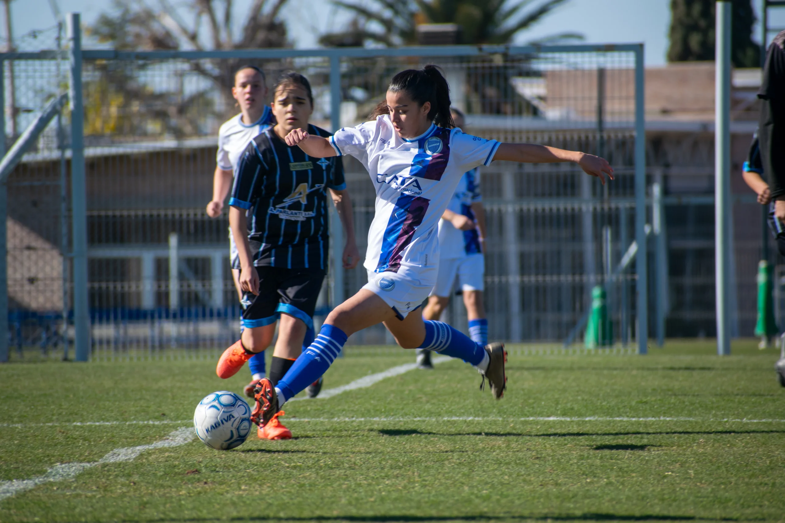 Las inferiores del fútbol femenino siguen a paso firme y ya están en semifinales