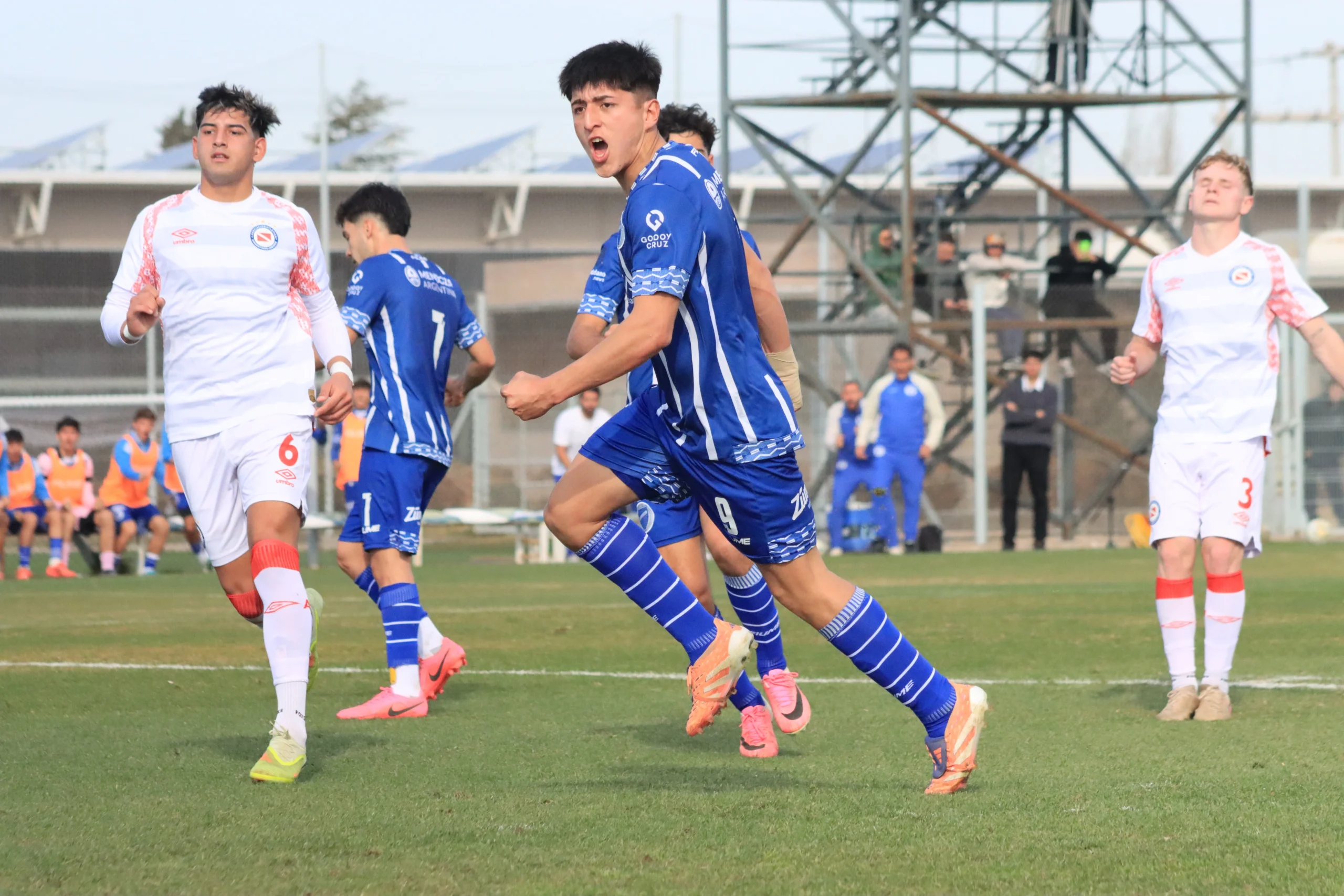 Alaniz debutó con un triunfo: la Reserva comenzó el Torneo Proyección con una victoria ante Argentinos Juniors
