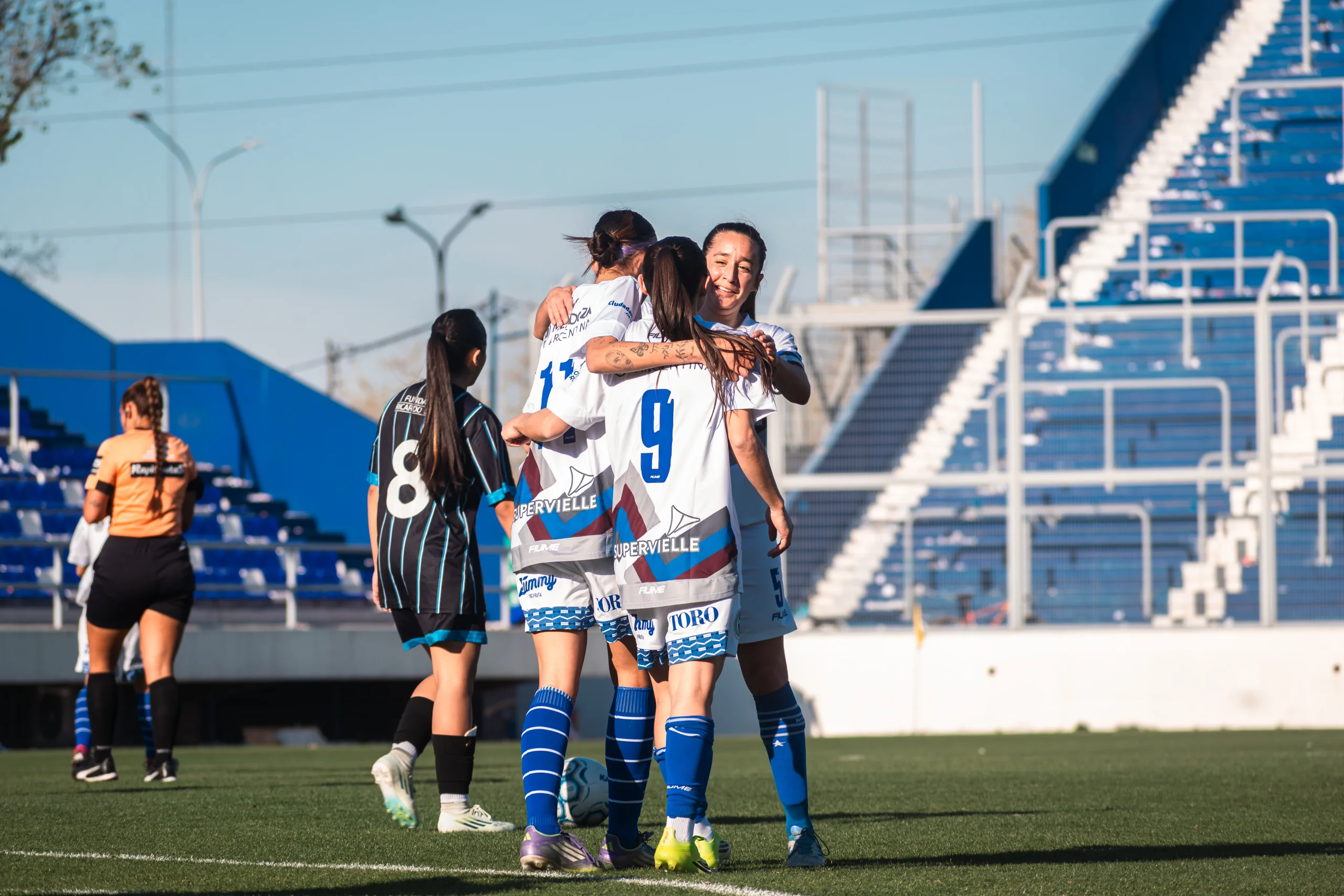 ¡Arranque goleador! Las bodegueras debutaron con una gran victoria